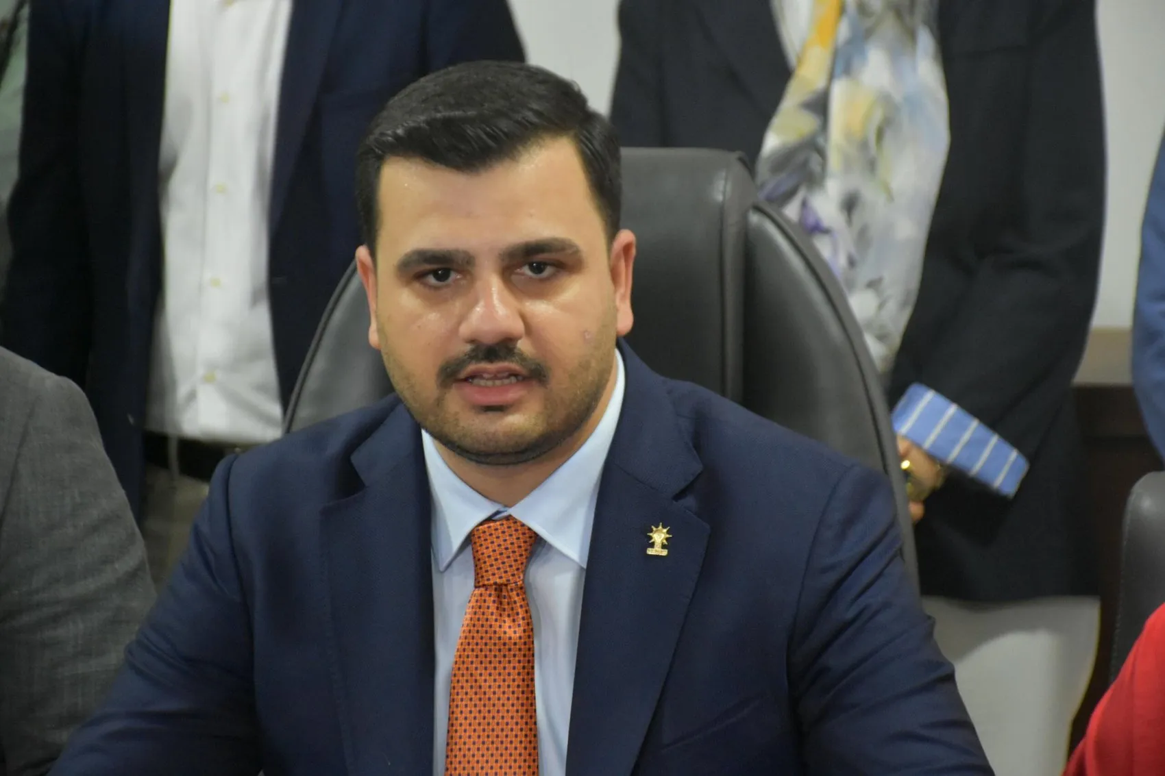 AK Parti Menderes Belediye Başkanı'nın partiye katılma talebini reddetti