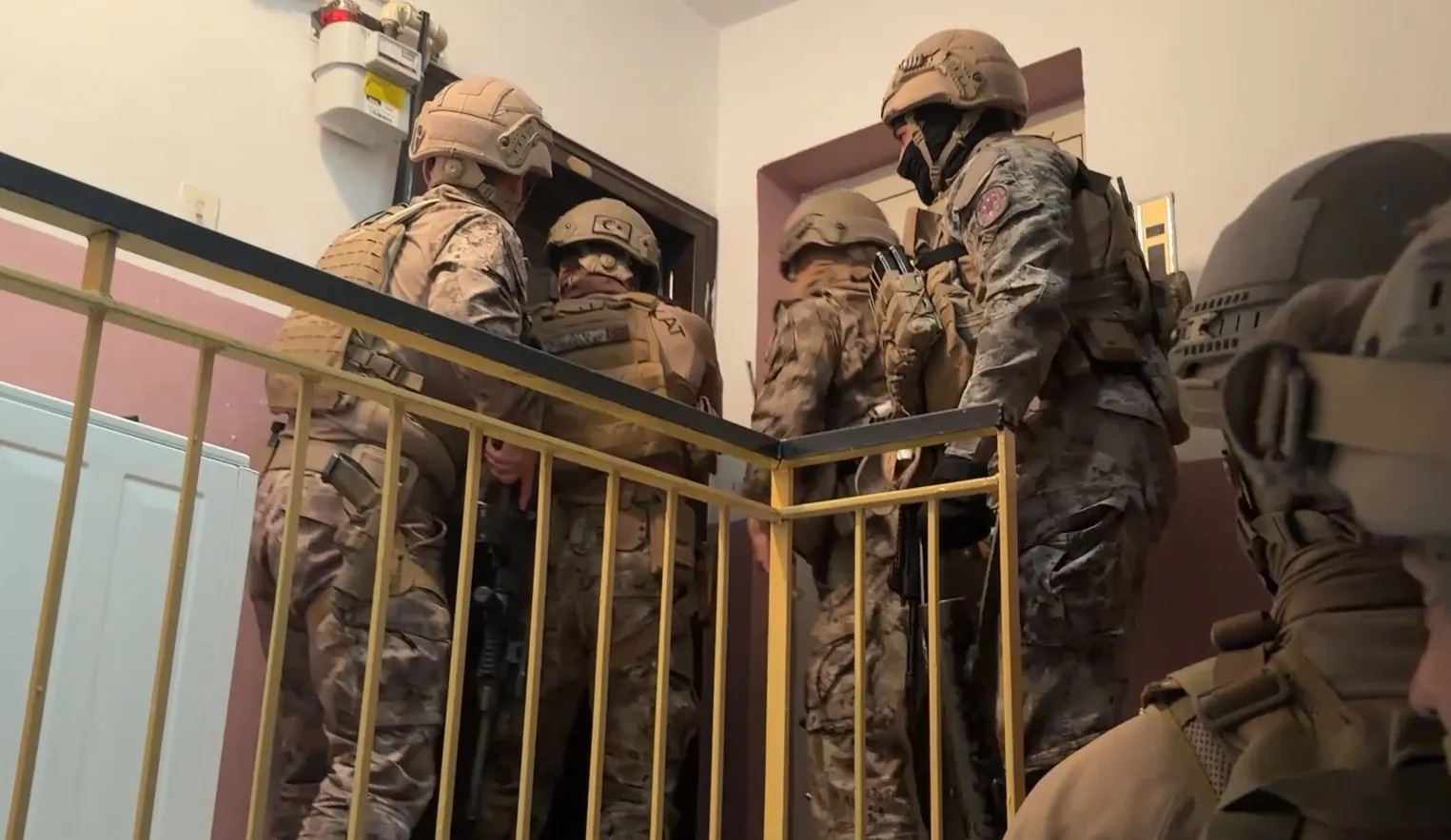 Sivas merkezli yasa dışı bahis ağını polis çökertti