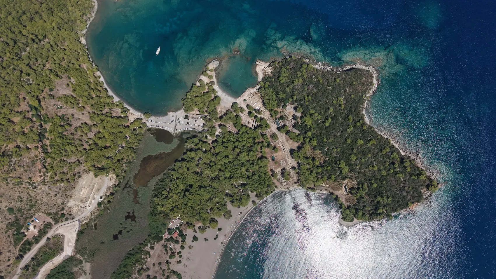 Antik Kentte Deniz Keyfi Phaselis Ziyaretçi Akınına Uğruyor