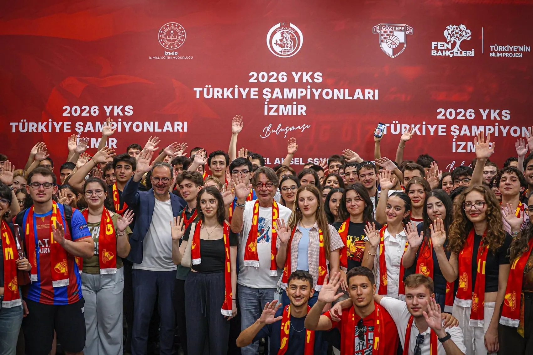 Göztepe'de Juan ve Dennis bilmecesi