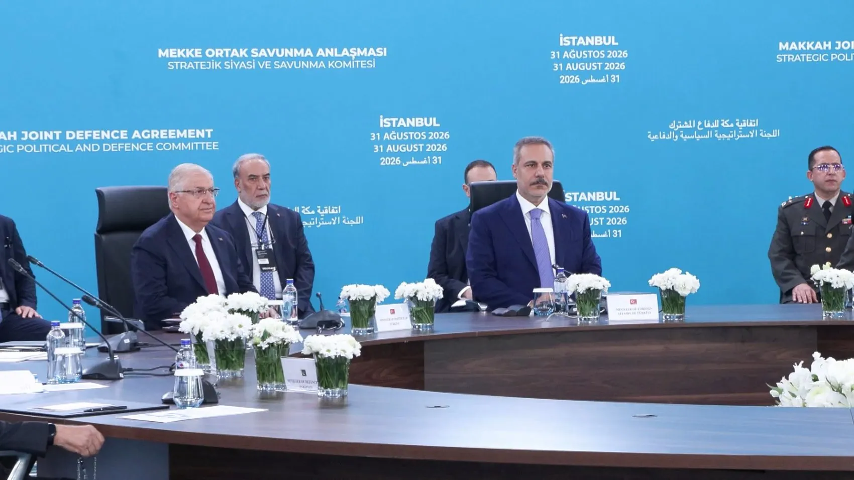 İstanbul'da kritik zirve: Üç ülke bölgesel güvenlik için masaya oturdu