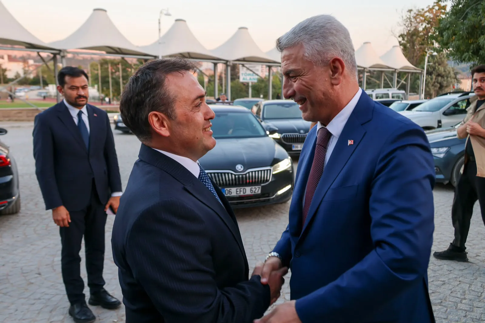 Ticaret Bakanı Bolat Söğüt’te Ertuğrul Gazi’yi ziyaret etti