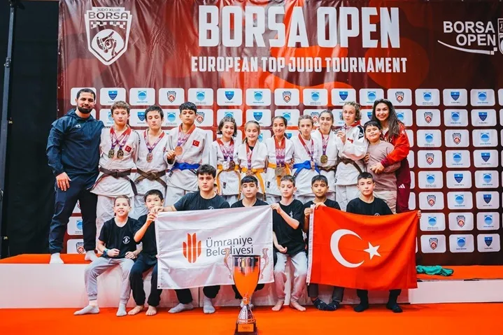 Ümraniye’de gençler için eğitimden spora dev hizmet atağı