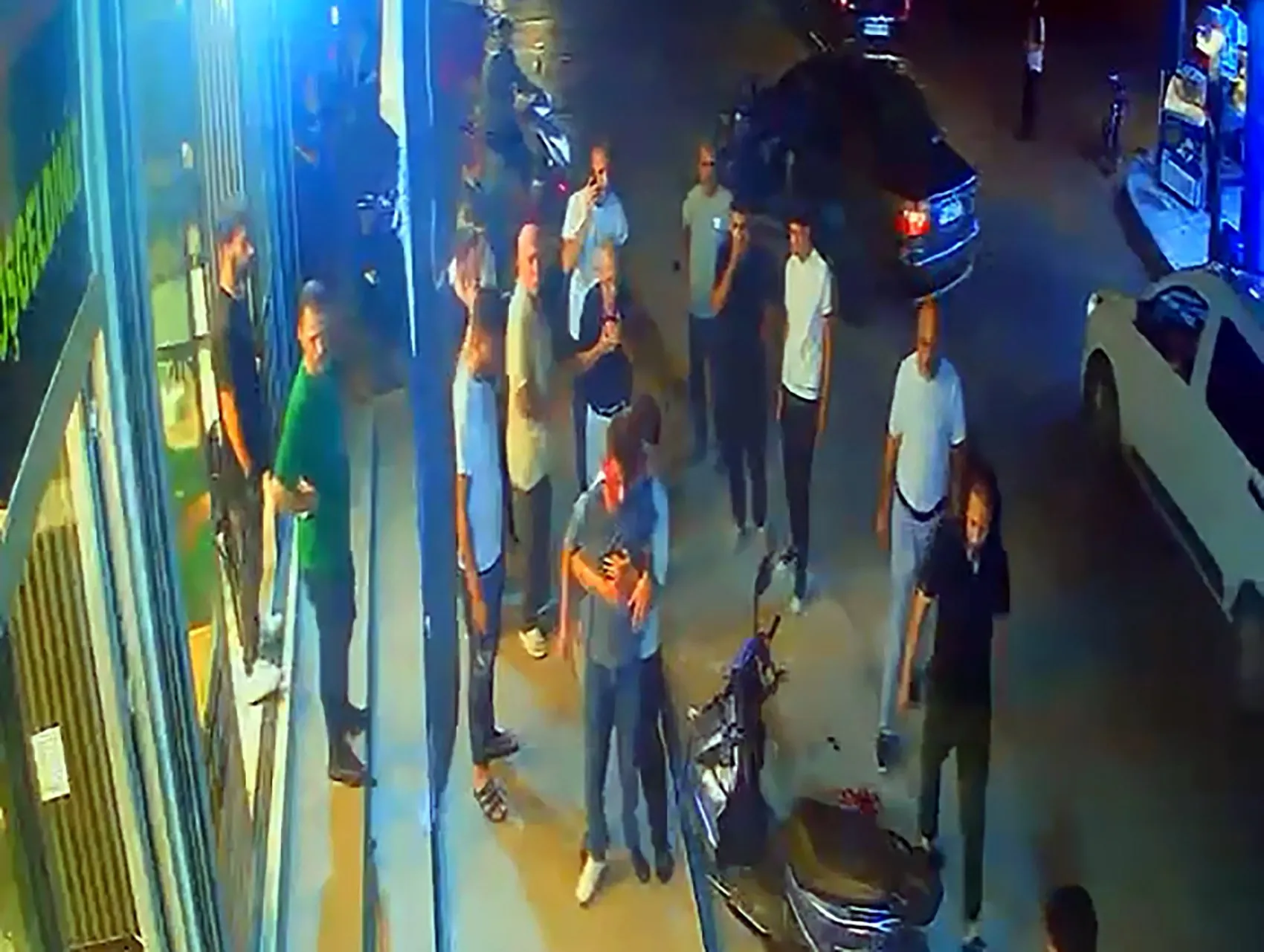 Adana'da dikkatsiz dönüş kazaya davetiye çıkardı