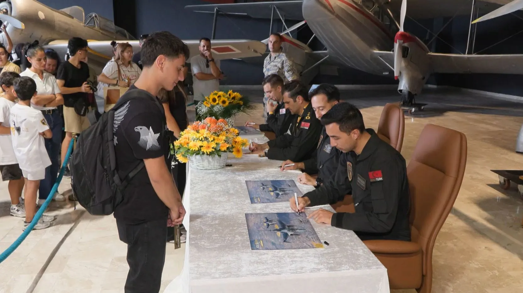 Gökyüzünün kahramanları Yeşilköy'de: Geleceğin pilotları SOLOTÜRK ile buluştu