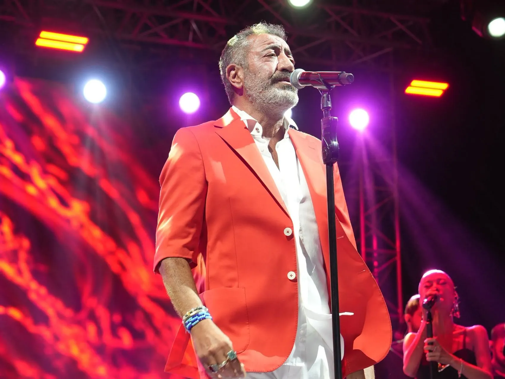 Hakan Altun'a İpsala'da sürpriz hediye: Bekarlığına vurgu yapıldı