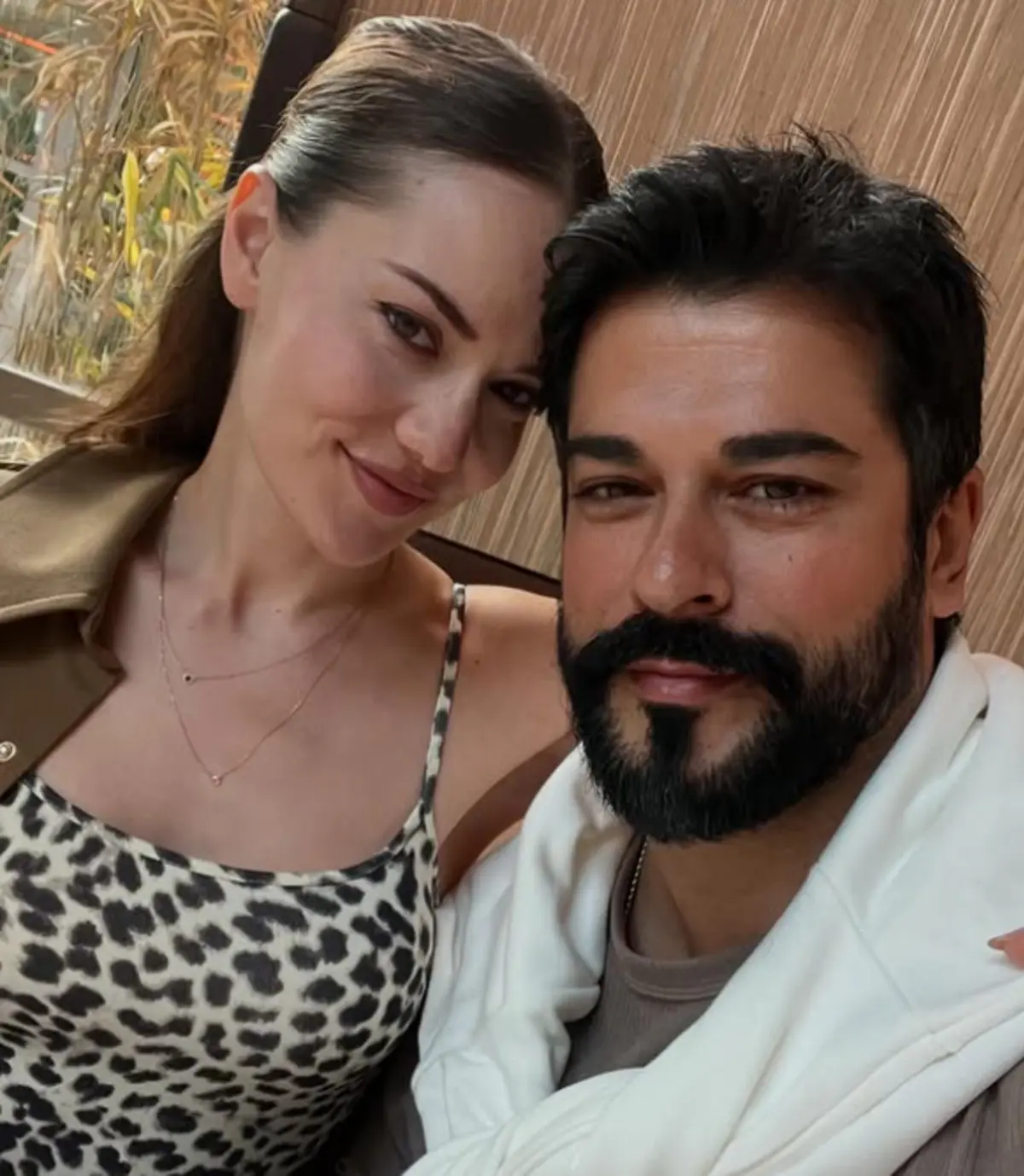 Burak Özçivit ve Fahriye Evcen in bölüm başı kazancı dudak uçuklattı! Haftalık gelirleri ortaya çıktı 2