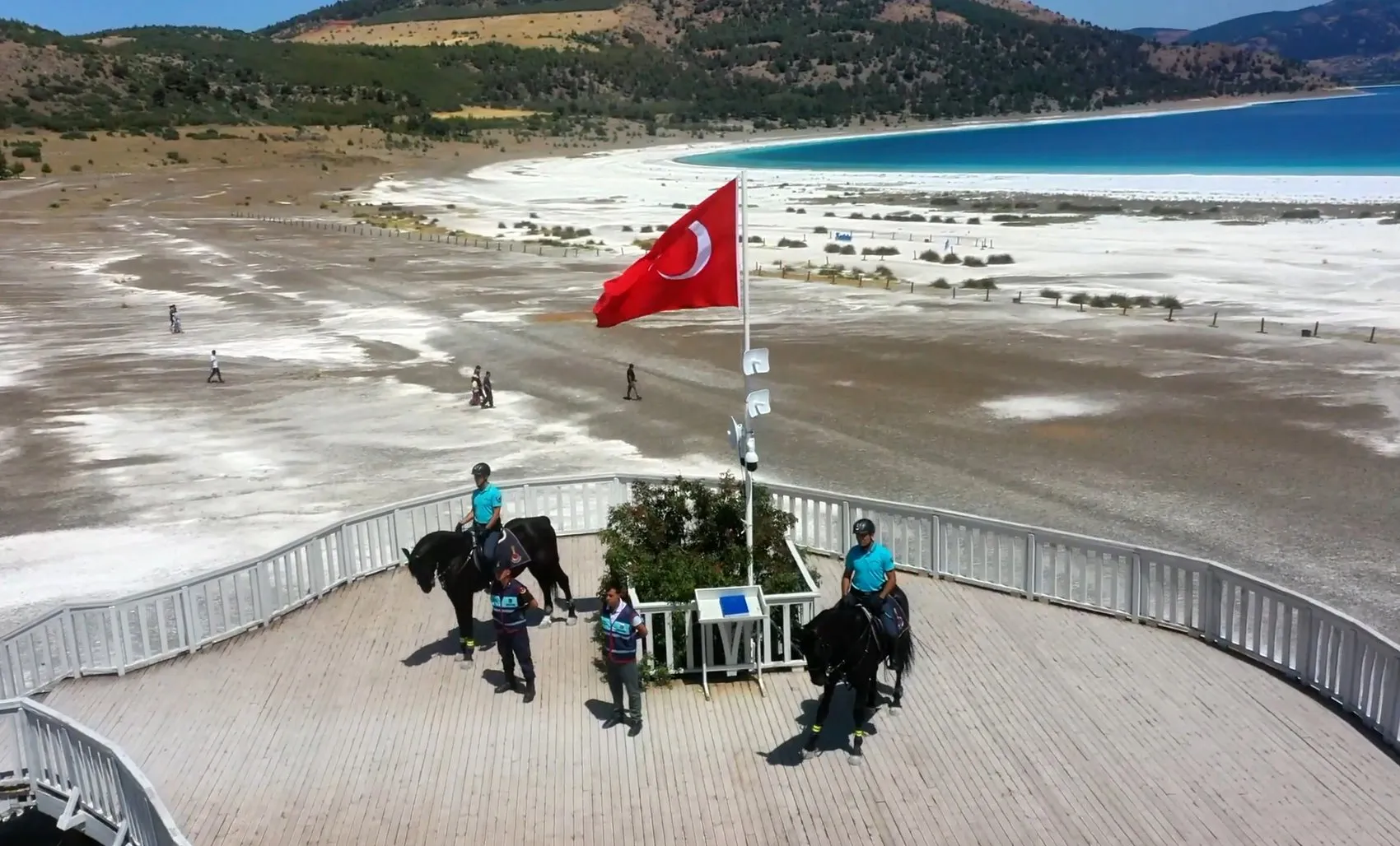 Salda Gölü’nde atlı devriye dönemi başladı