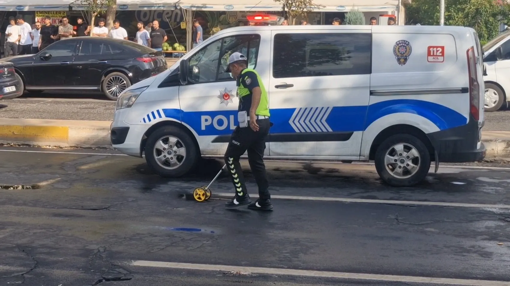 Diclekent Bulvarı'nda akşam saatlerinde acı olay: Yolun karşısına geçmek isteyen yaya kurtarılamadı