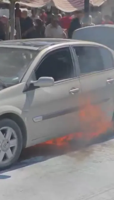 Sivas'ta seyir halindeki otomobil alevlere teslim oldu