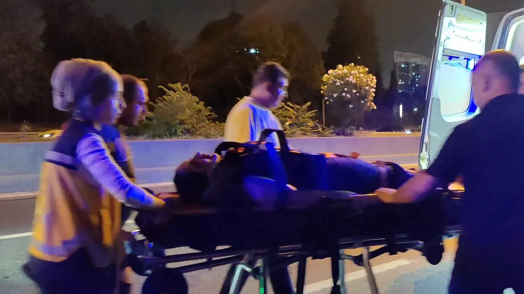 Bağcılar’da gece yarısı motosiklet kazası 2 kişi yaralandı