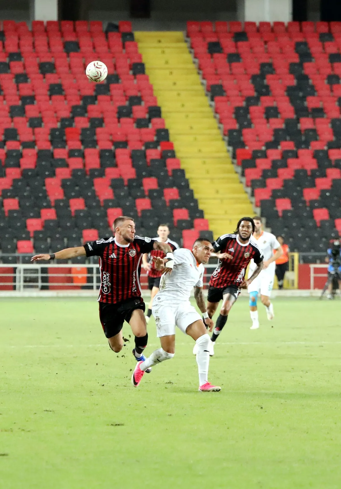 Gaziantep FK sahasında puanı paylaştı