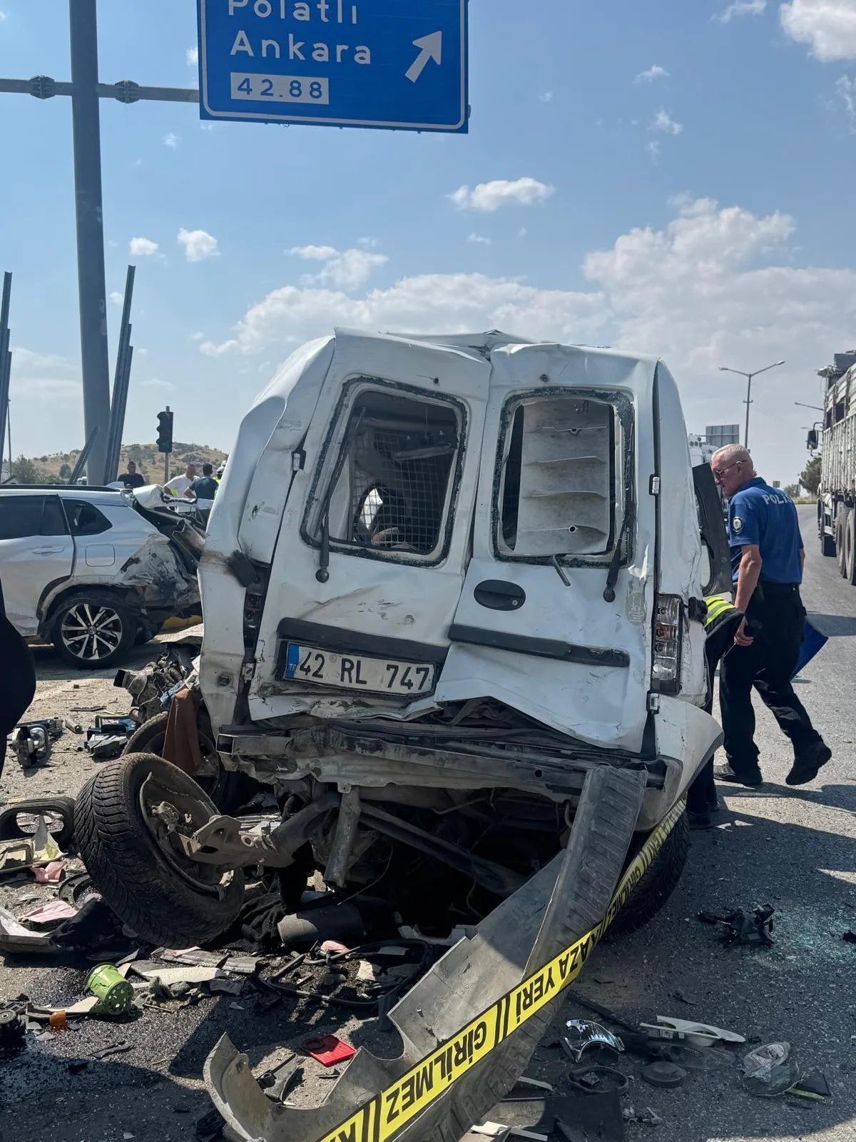 Konya Kadınhanı girişinde TIR dehşeti