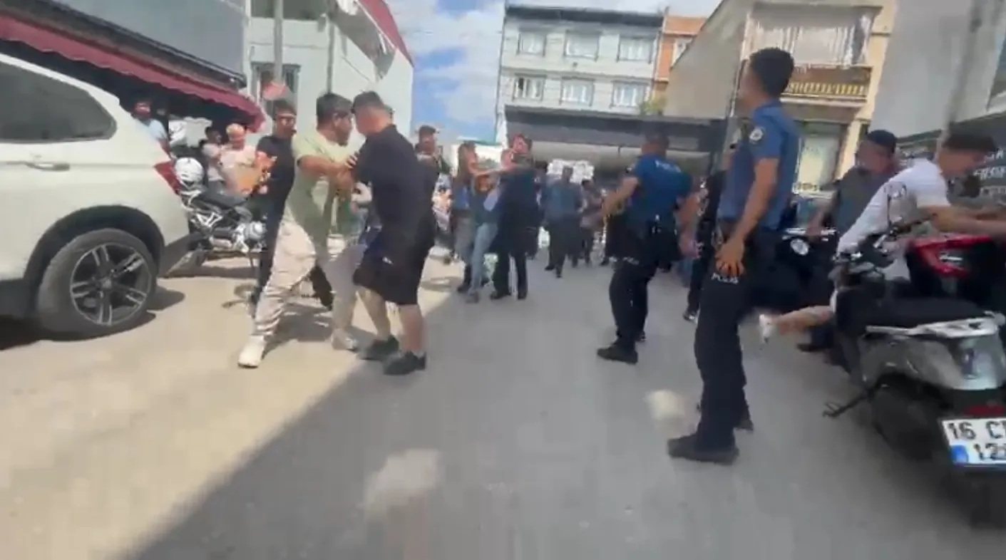 Bursa'da sokak ortasında aile kavgası 6 yaralı