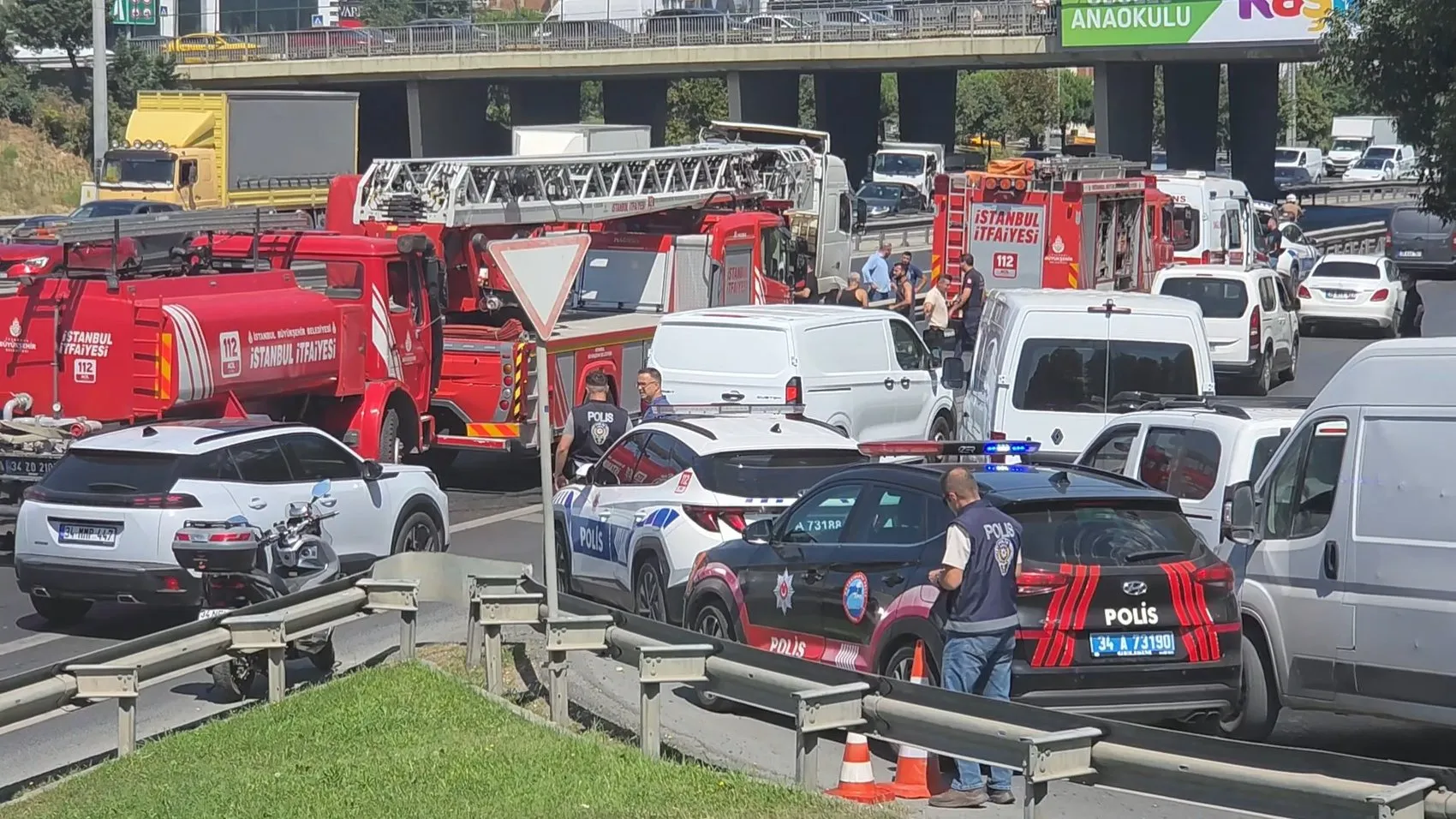 Basın Ekspres Yolu’nda kamyon kazası Bir sürücü hayatını kaybetti