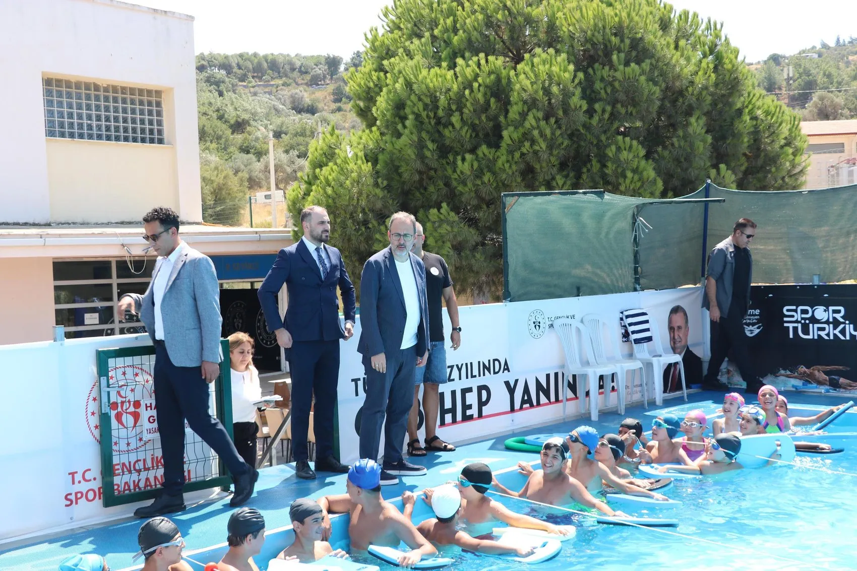 İzmirli çocuklara yüzme eğitimi müjdesi