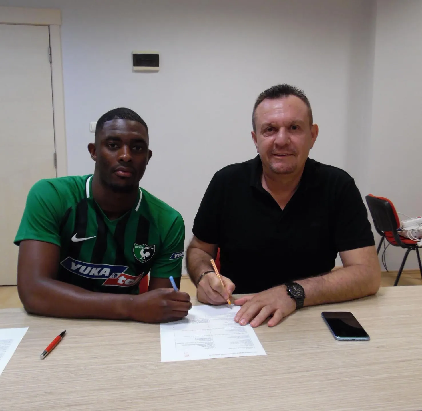 Denizlispor’un eski oyuncusu borcunu başka kulüpten istiyor