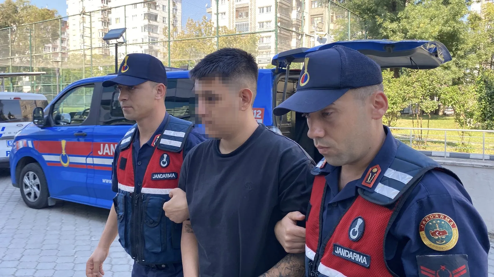 Alacak hesabı kanlı bitti, evinden alıp taşla darbettiler