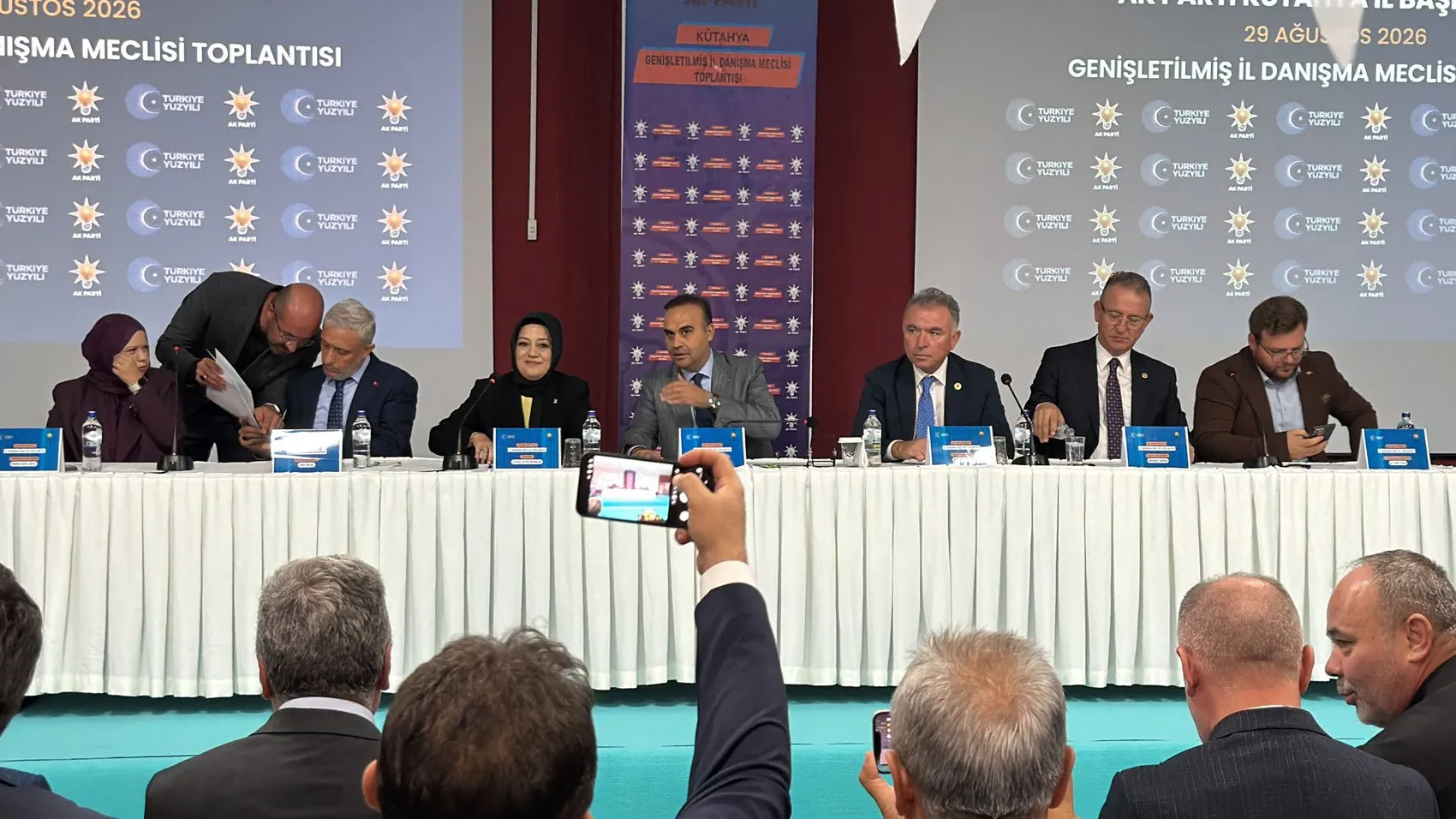 Kütahya'da Bakan Kacır'dan 2028 mesajı Rekor oyla Cumhurbaşkanımızı seçeceğiz