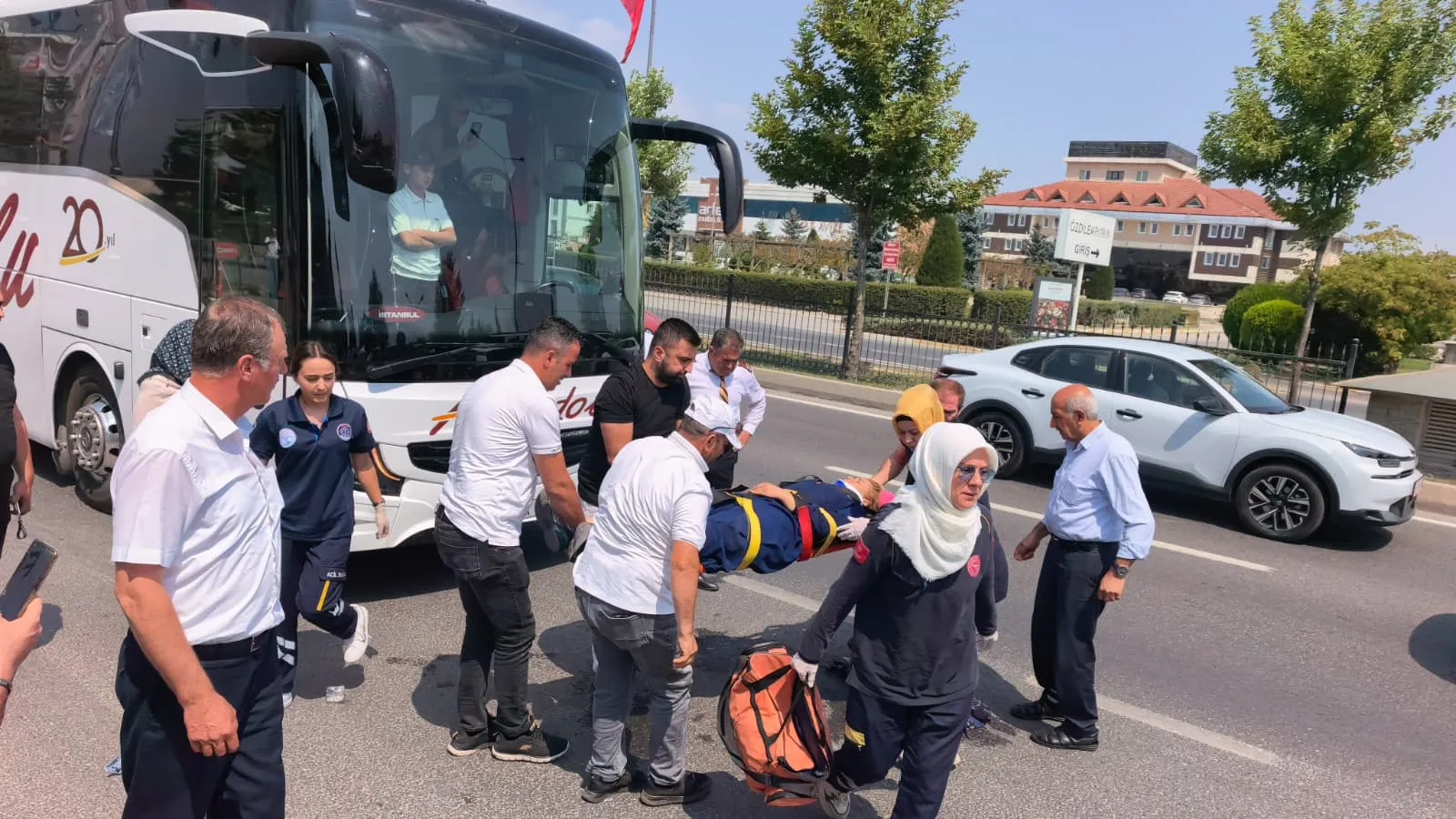 İnegöl girişinde otobüsün çarptığı yaya ağır yaralandı