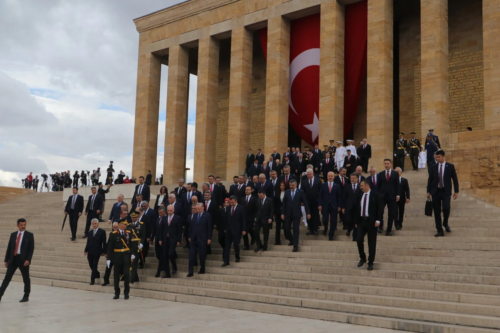 Anıtkabir'de tarihi gün: Devletin zirvesi Büyük Zafer'in 104. yıl dönümünde bir araya geldi