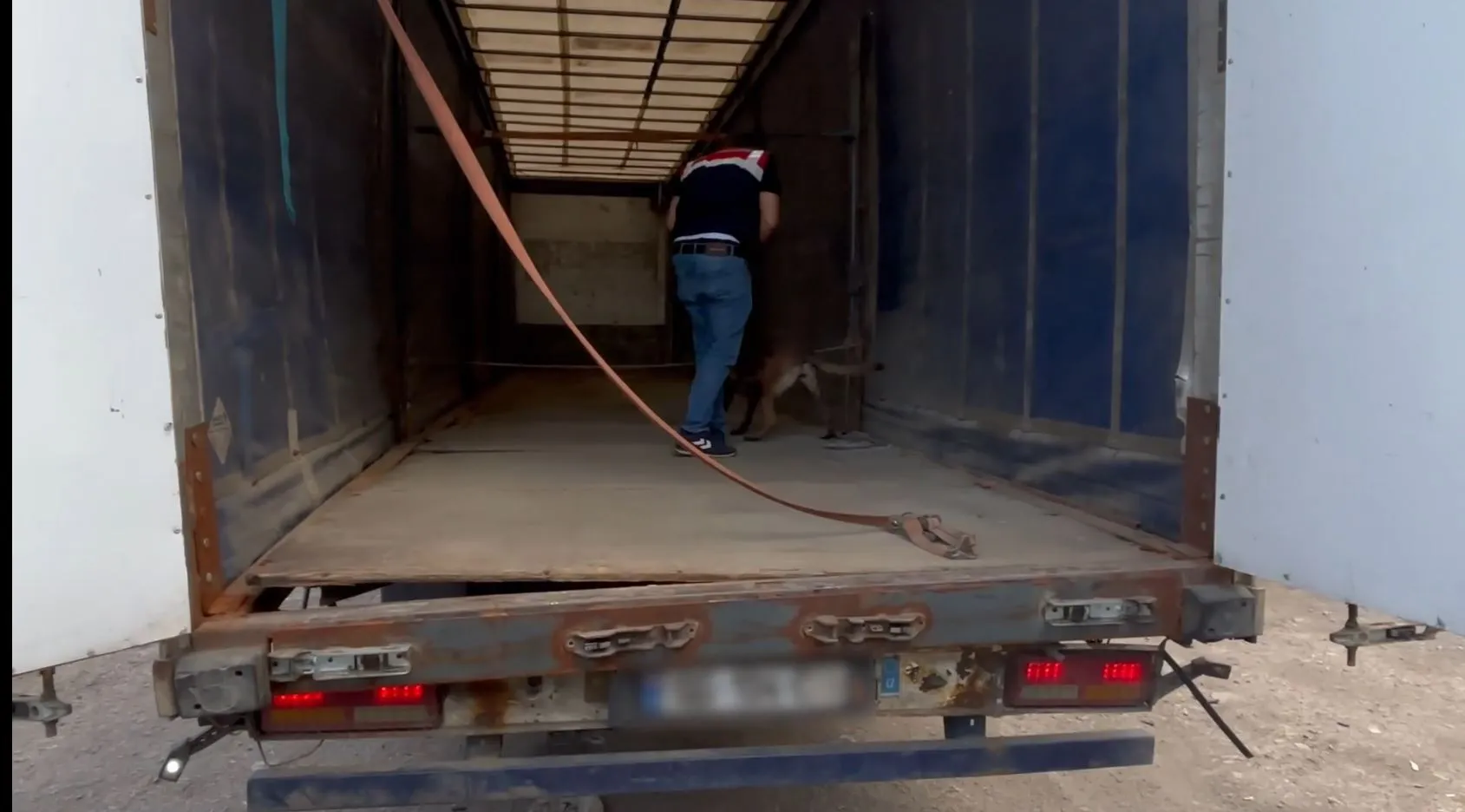 Samsun'da TIR operasyonu ile 132 kilo esrar ele geçirildi