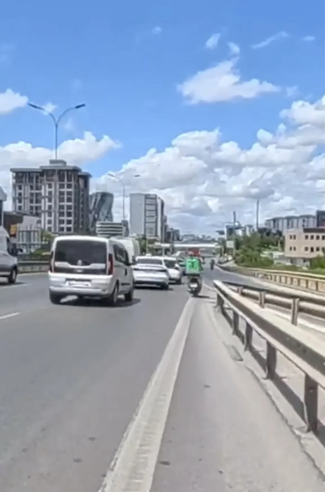 Maltepe trafiğini birbirine katan sürücüye ağır fatura