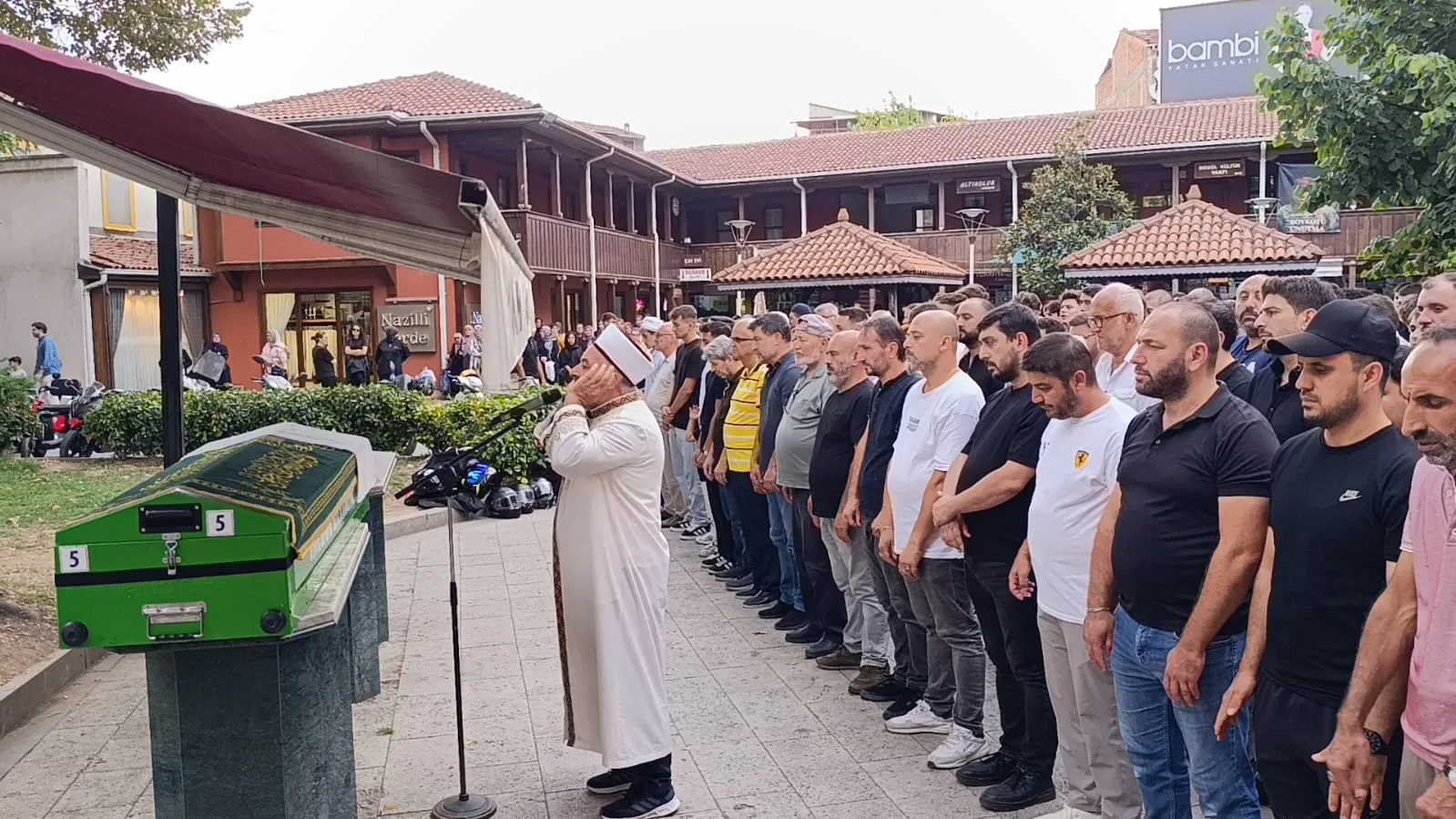 İnegöl'de motosiklet kazasında hayatını kaybeden Talha Taner Kırca son yolculuğuna uğurlandı