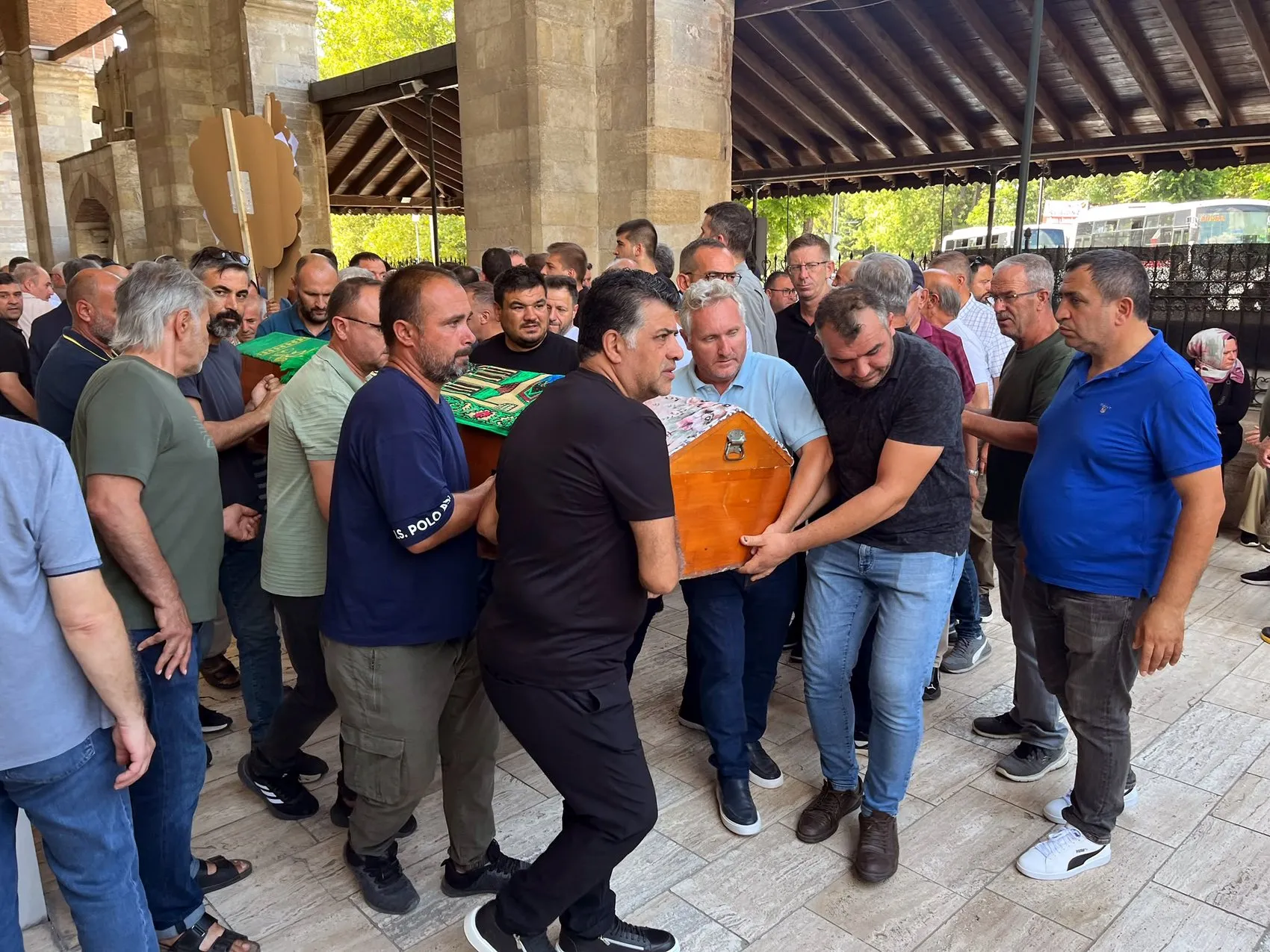 Edirne’de traktör kazasında hayatını kaybeden çift son yolculuğuna uğurlandı