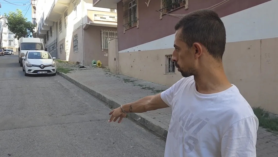 Sultangazi'de anahtarı kontakta unutulan otomobili saniyeler içinde çaldılar