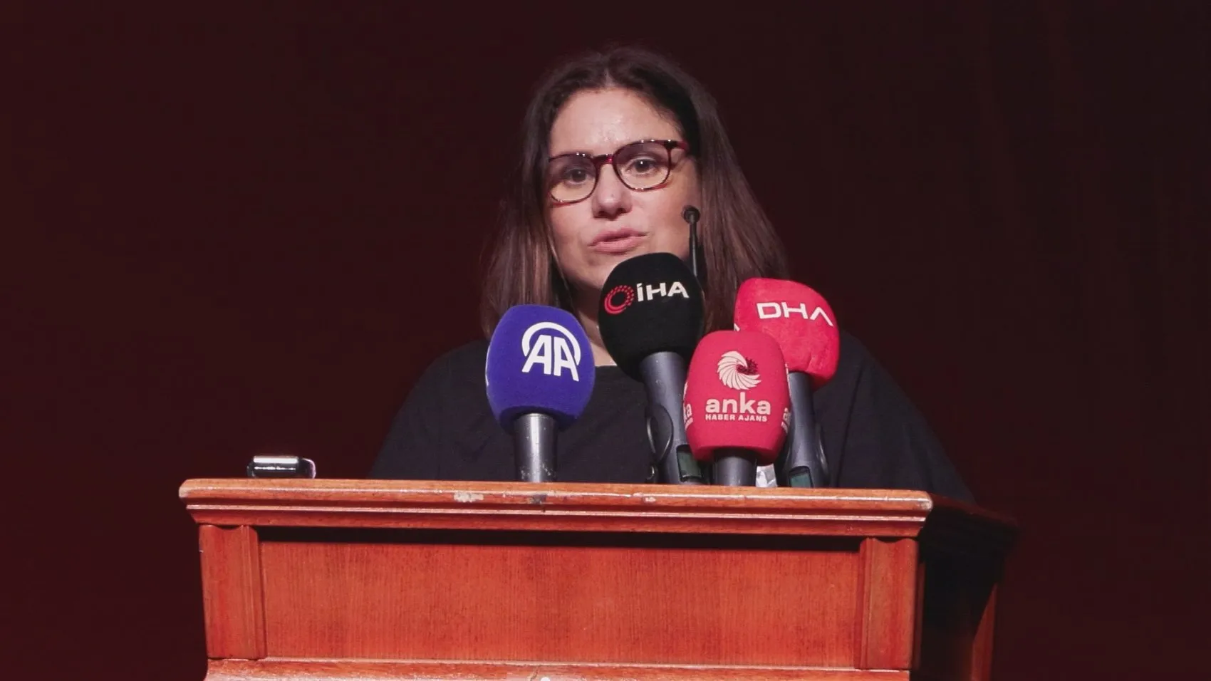 Türk tiyatrosunun çınarı Can Kolukısa veda etti