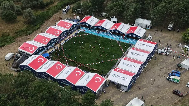 İstanbul’un Er Meydanı’nda altın kemer sahibini buldu