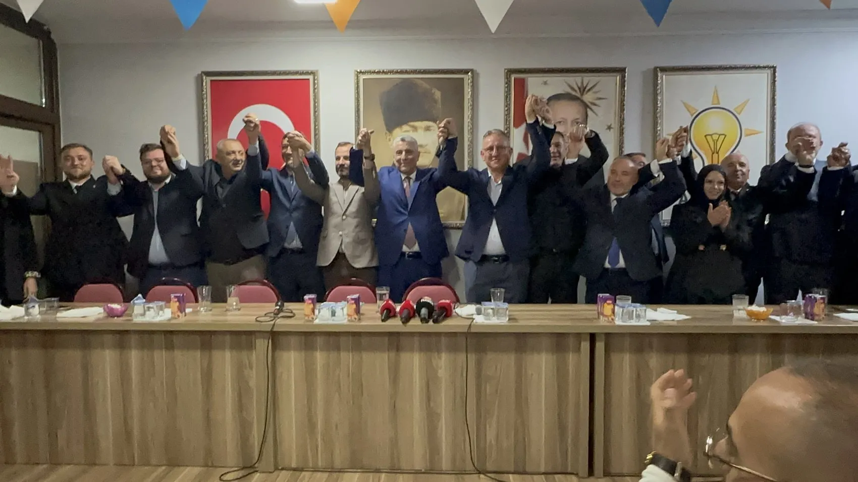 AK Parti saflarına yeni katılımlar gerçekleşti