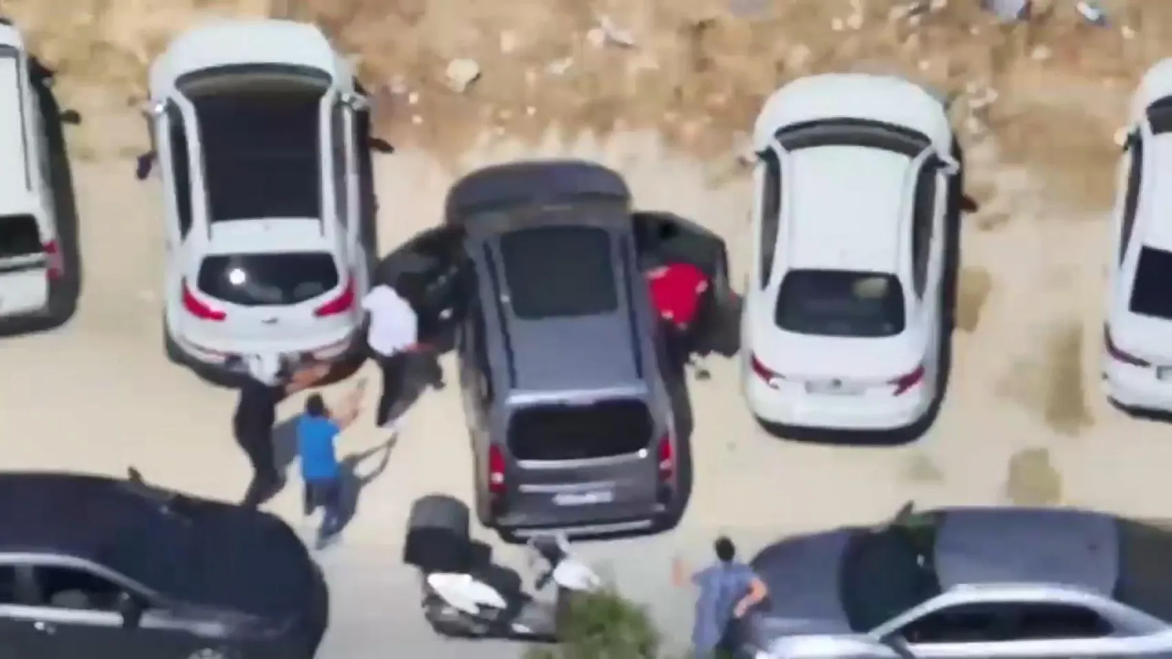 Büyükçekmece sahilinde hırsızlık yapan ikiliye dronlu suçüstü