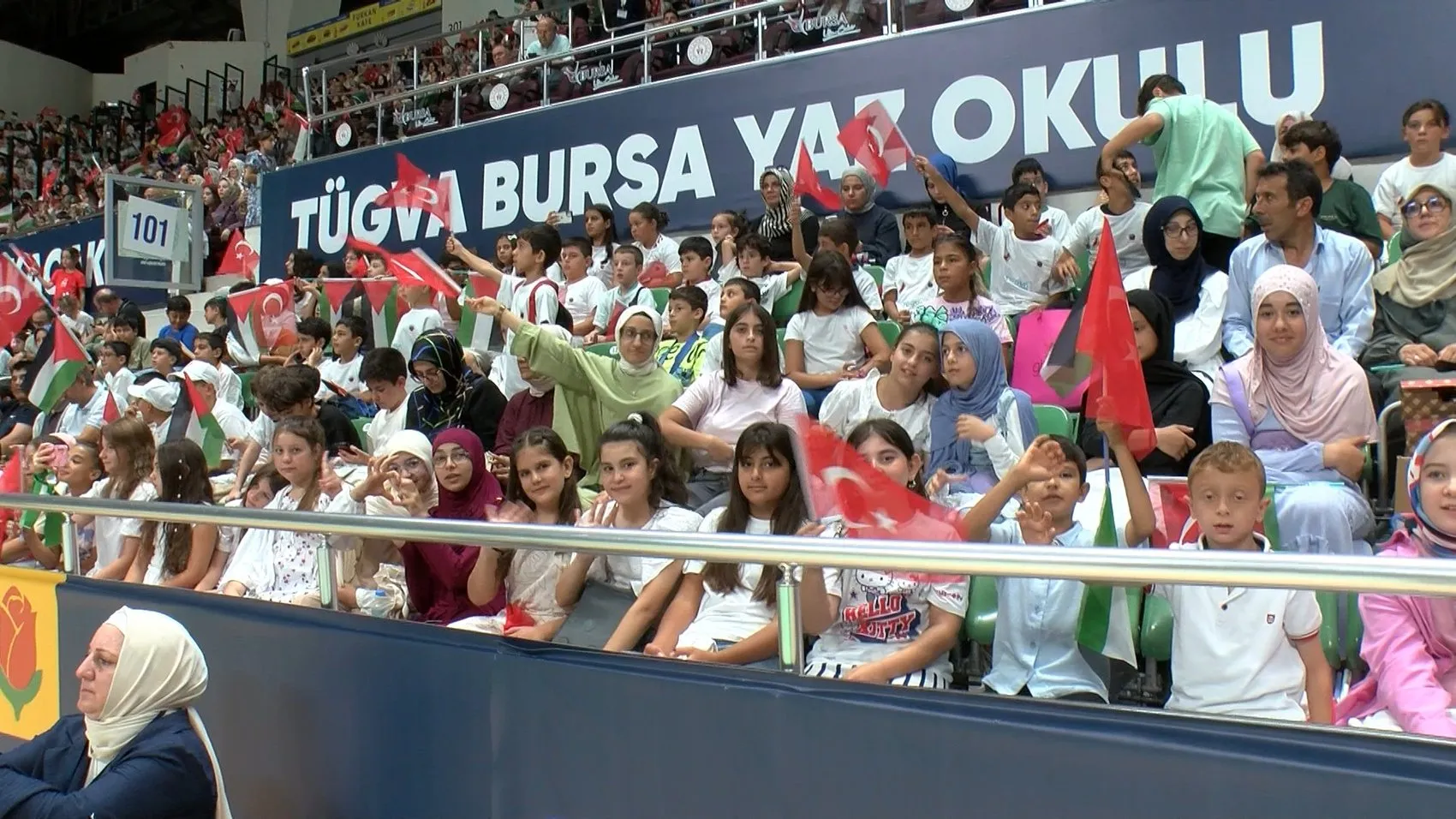 Bursa'da 35 bin genç yaz okulunu tamamladı