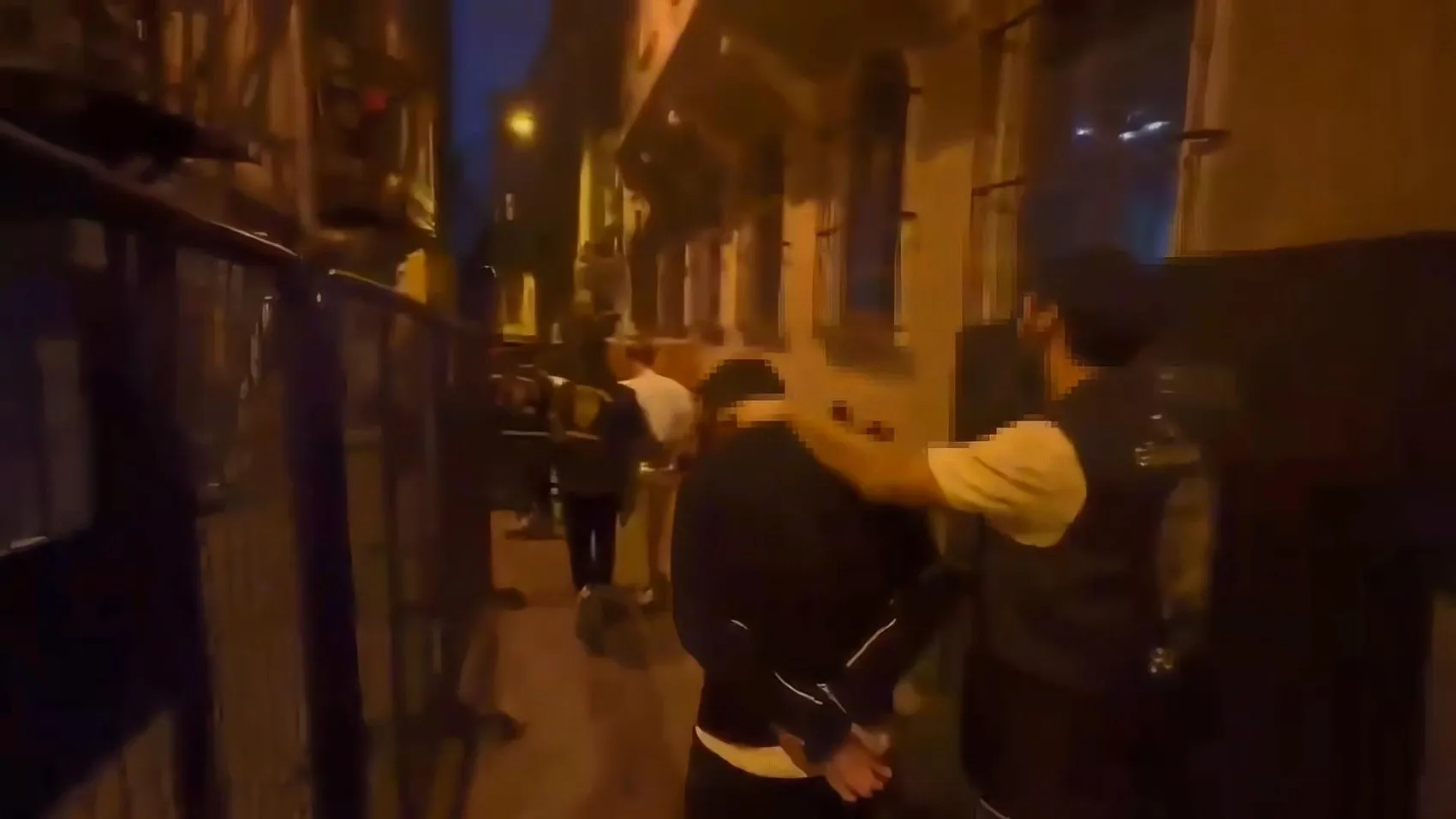 Havai fişek kutlaması bir ailenin evini kül etti