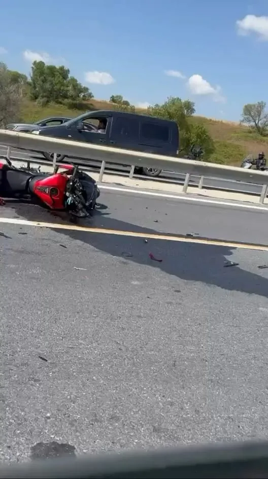 TEM Otoyolu'nda motosiklet kazası 1 ölü 1 yaralı
