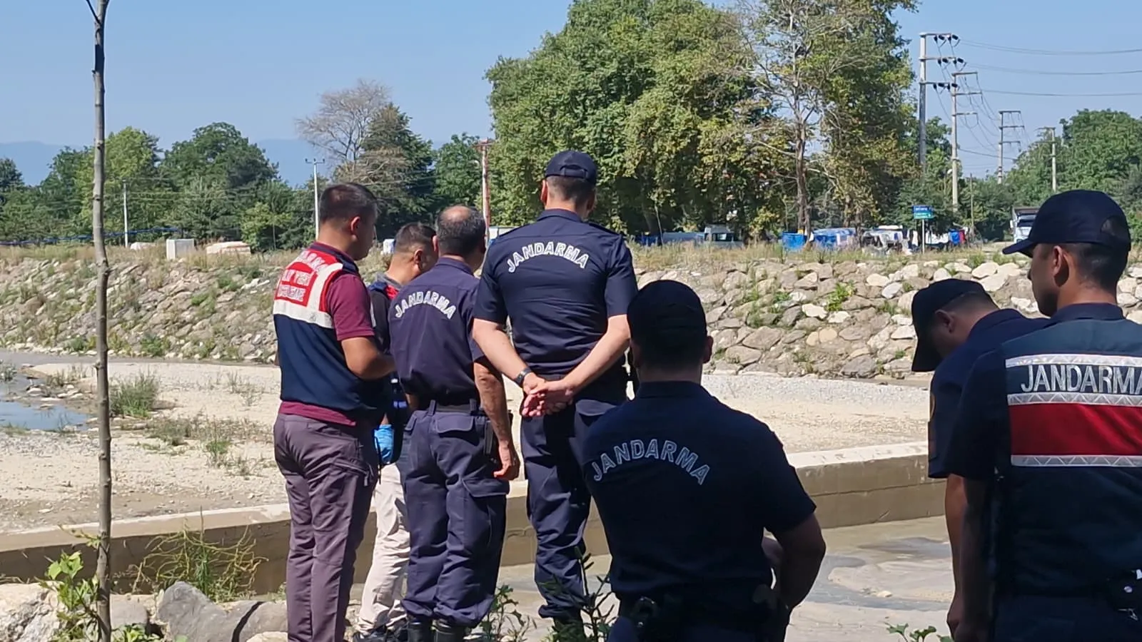 Düzce'de serinlemek isteyen çocuğun kalbi suyun içinde durdu