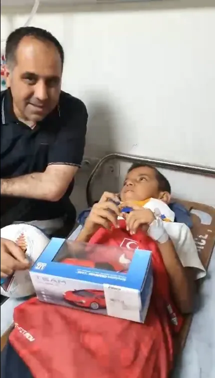 Mersin'de markette şiddet anları kameraya yansıdı
