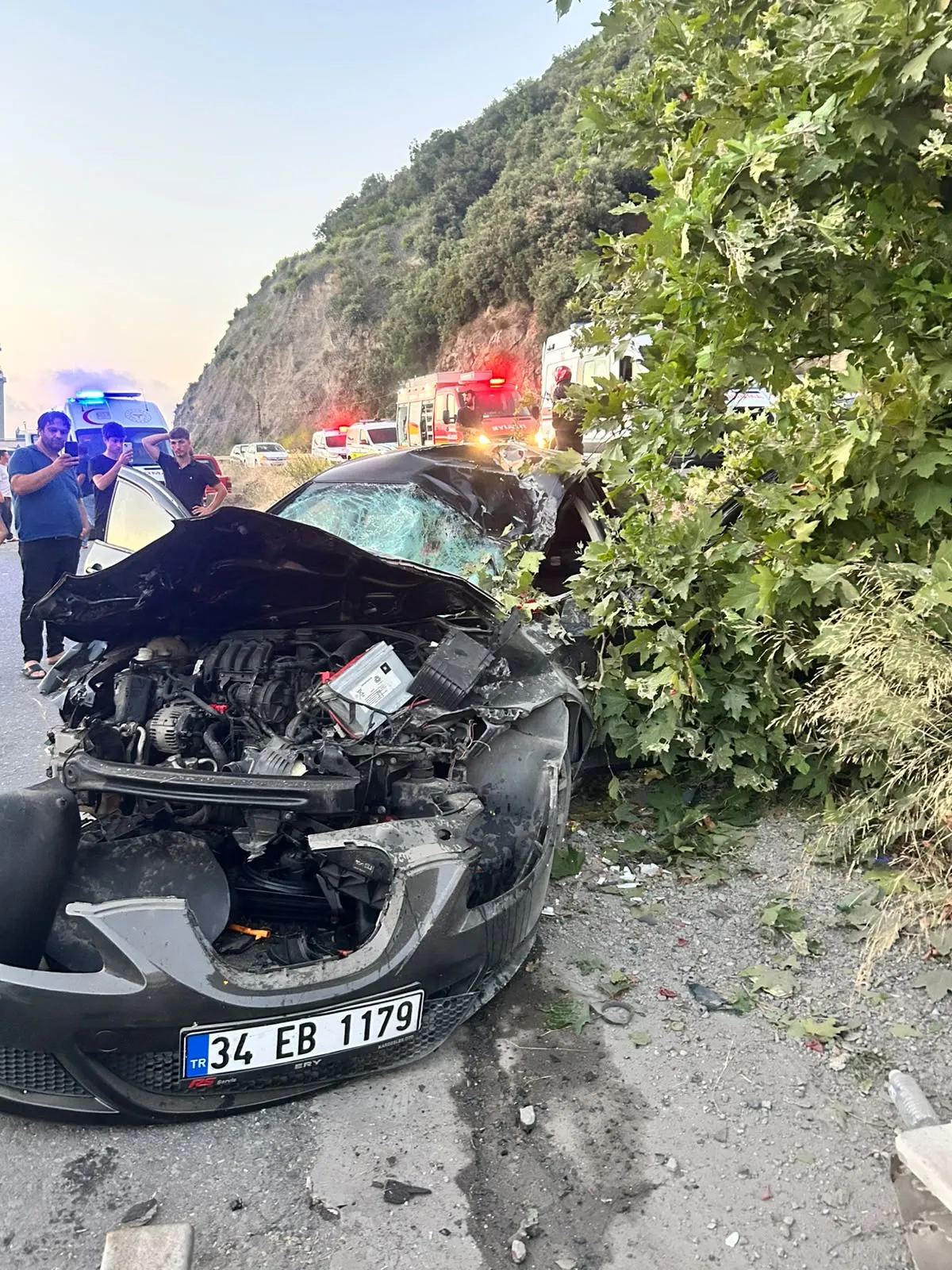 Ehliyetsiz sürücü direksiyon hakimiyetini kaybedince hayata veda etti