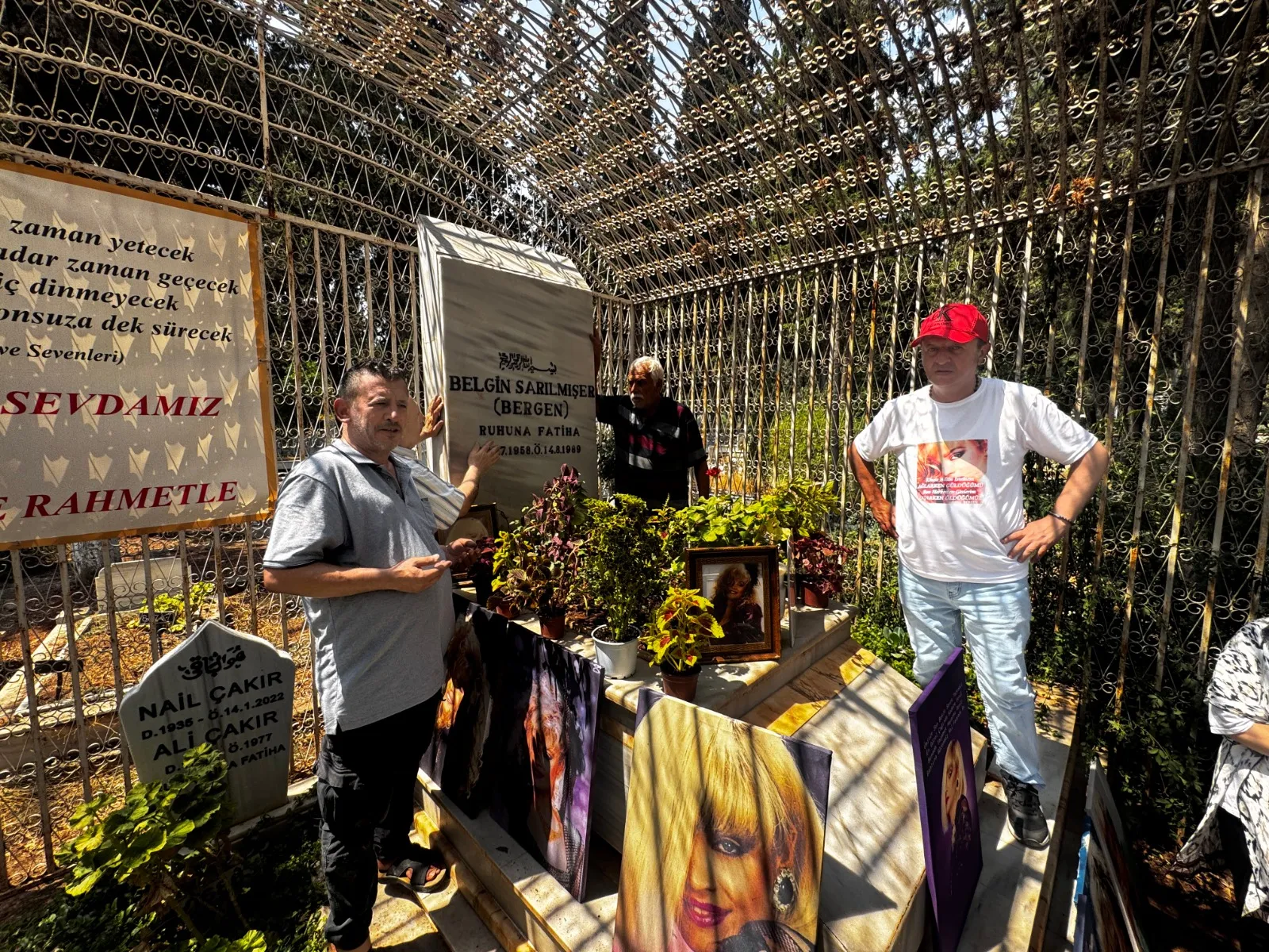 Acıların sesi Bergen Mersin'de mezarı başında anıldı