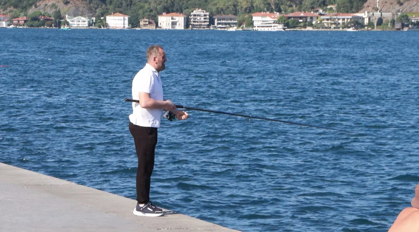 Sıcaklık 30’u geçti, İstanbul’un çaresi Bebek Sahili