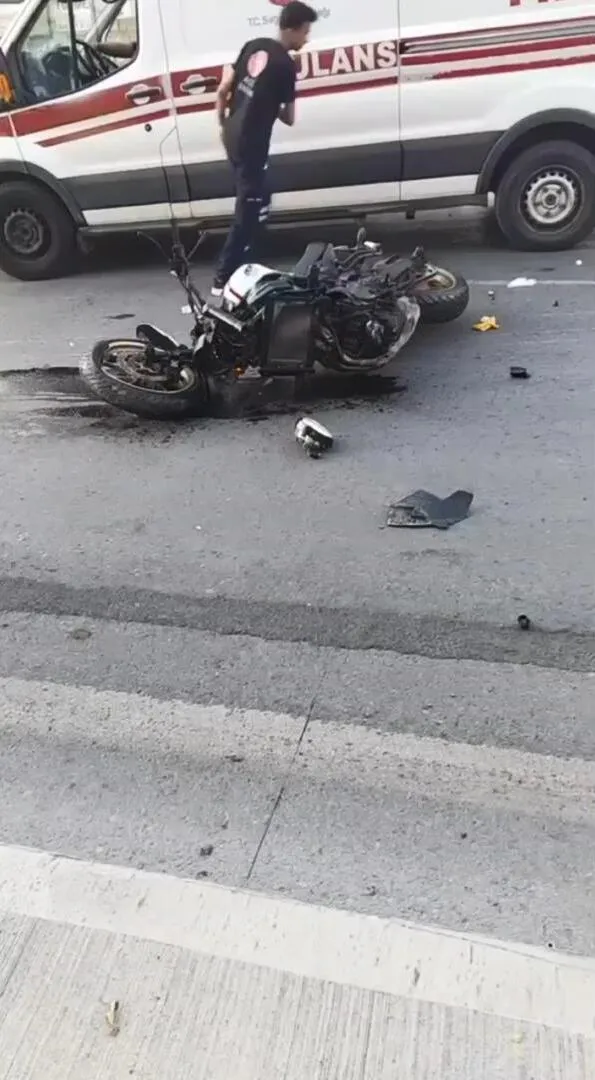 Başakşehir'de sabah trafiğinde motosiklet dehşeti: Bir kişi olay yerinde can verdi