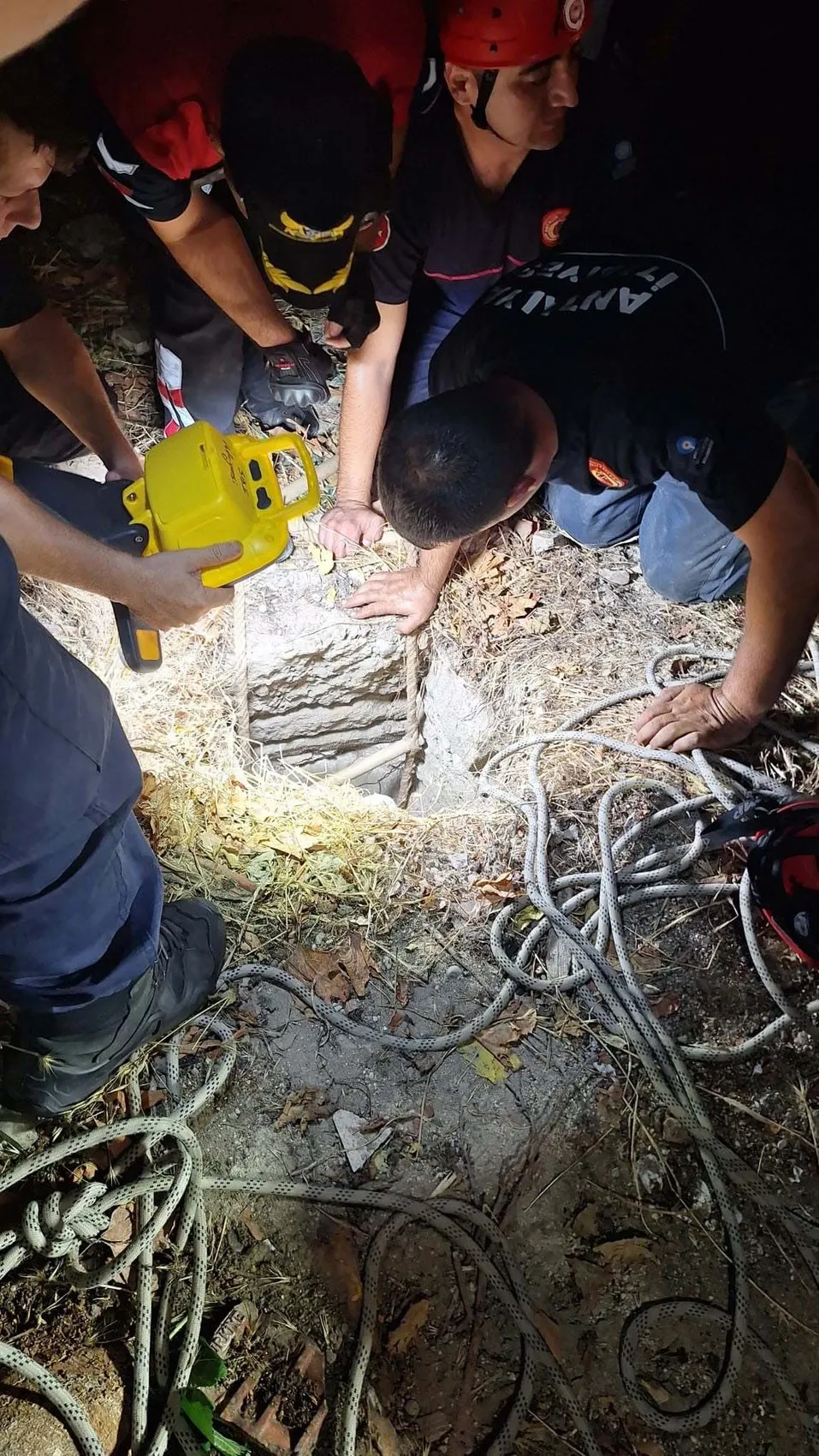 Antalya'da küçük çocuk açık kuyuya düştü