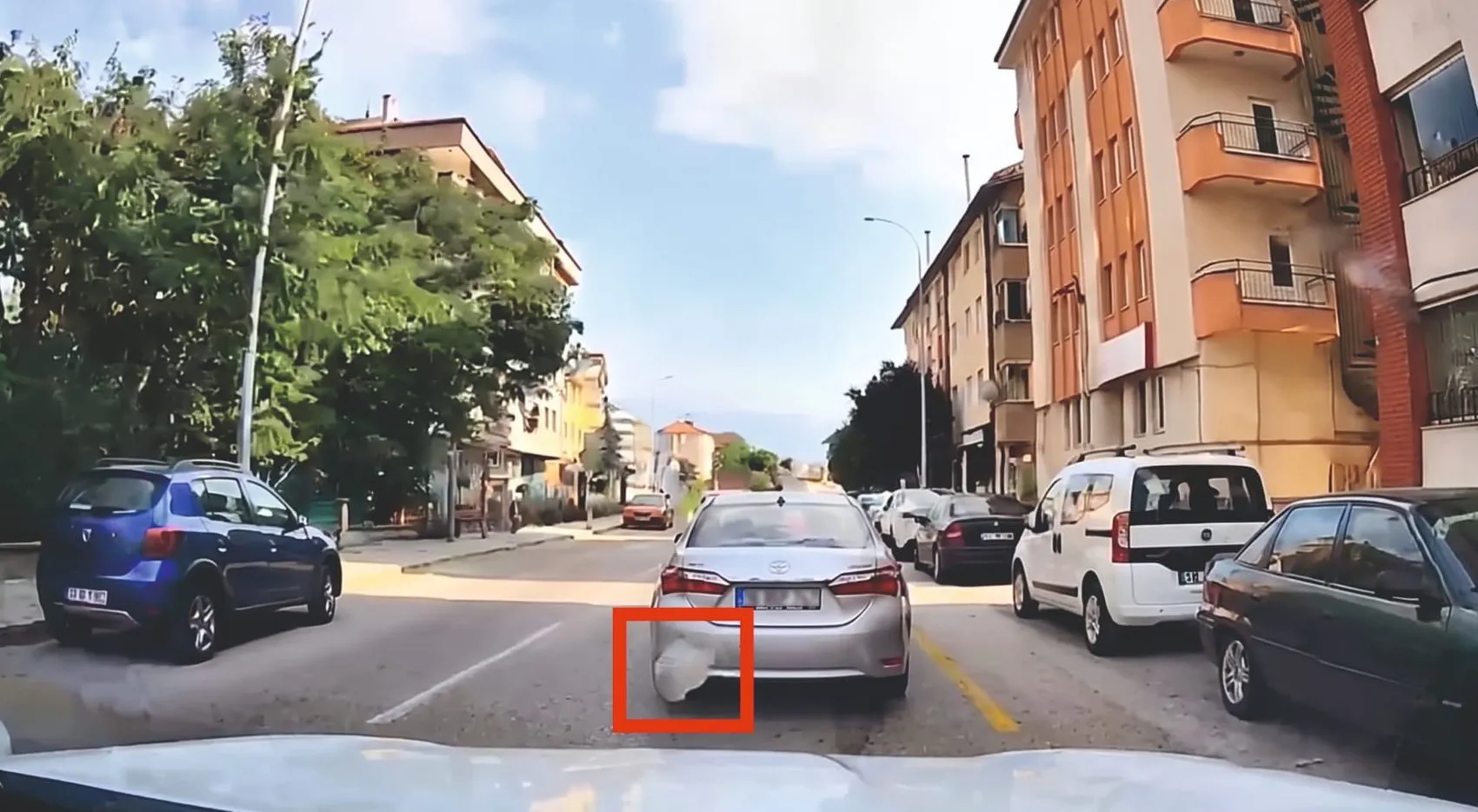 Bolu'da yola çöp atan sürücüye kamera cezası