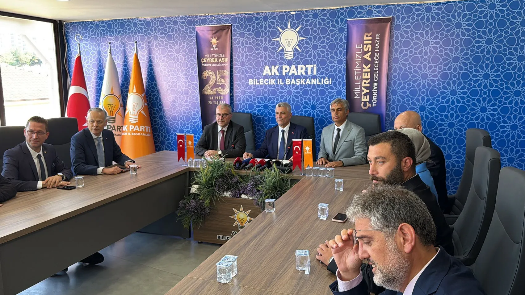 Ticaret Bakanı Bolat Bilecik'te esnaf kredi desteklerini açıkladı