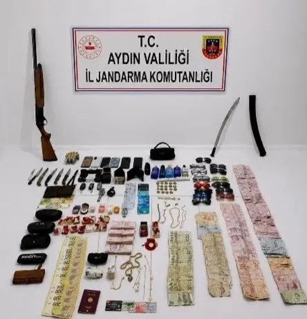 Kuşadası sahilinde tatilcileri soyan hırsız yakayı ele verdi