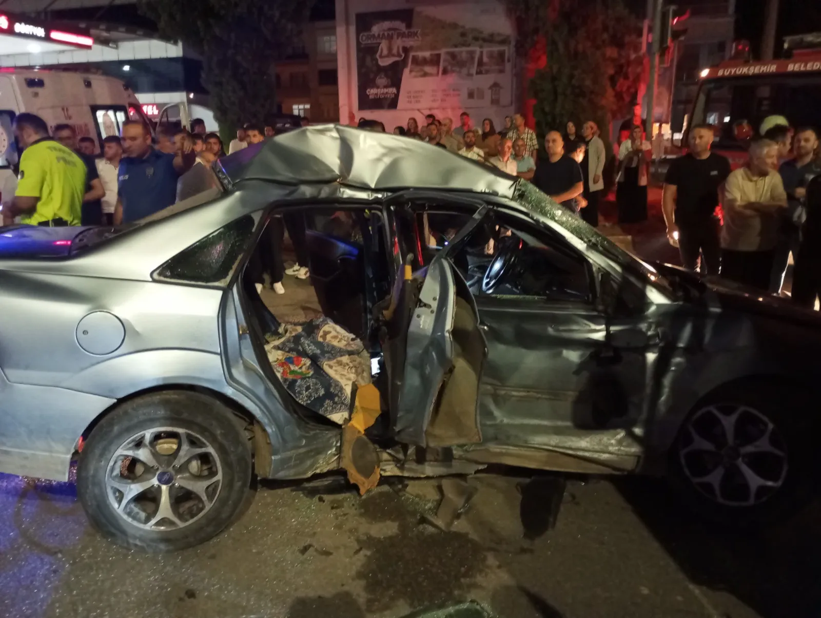 Samsun Çarşamba yolunda kamyon ve otomobil çarpıştı
