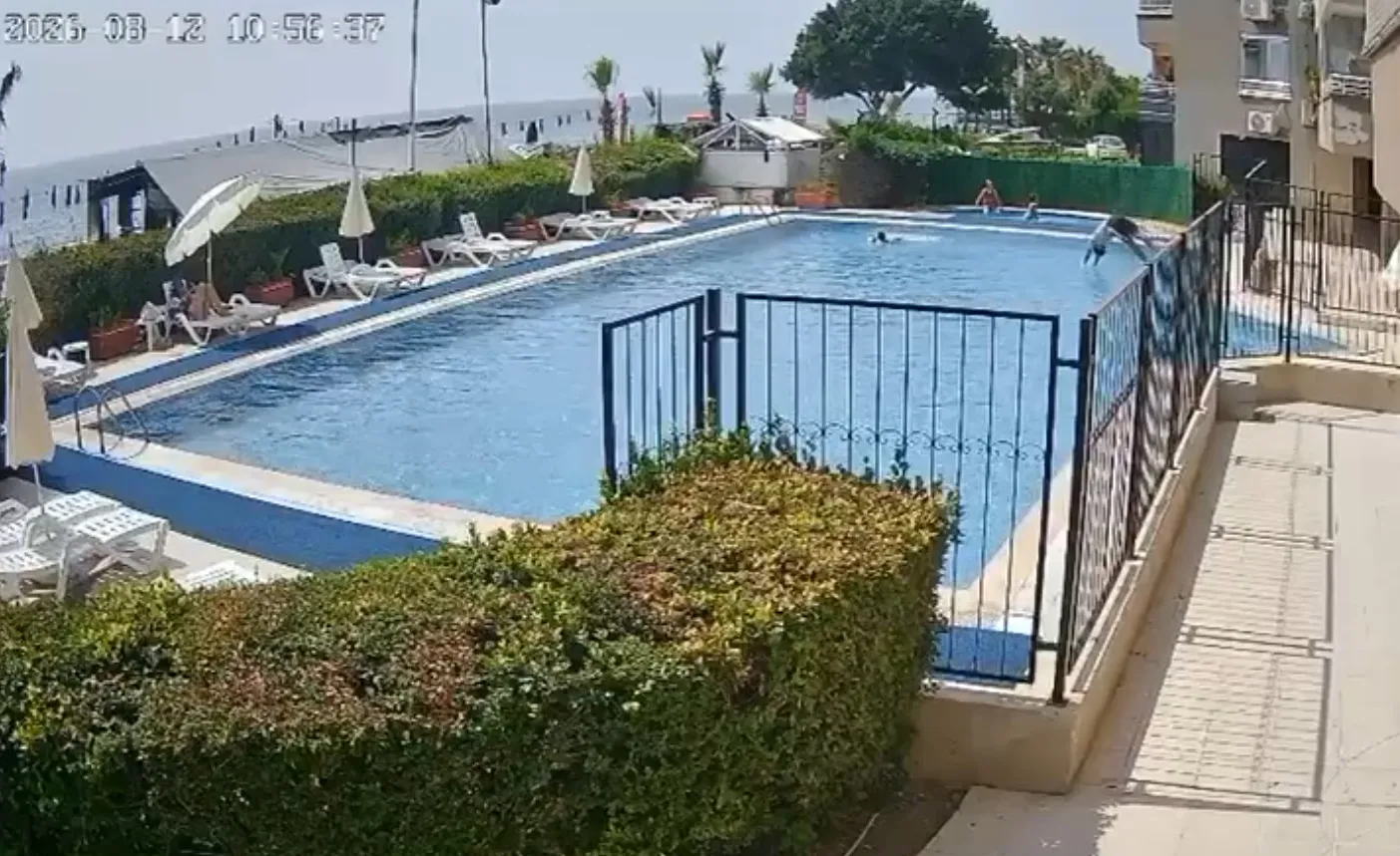 Mersin'de havuz faciasını görevli son anda önledi