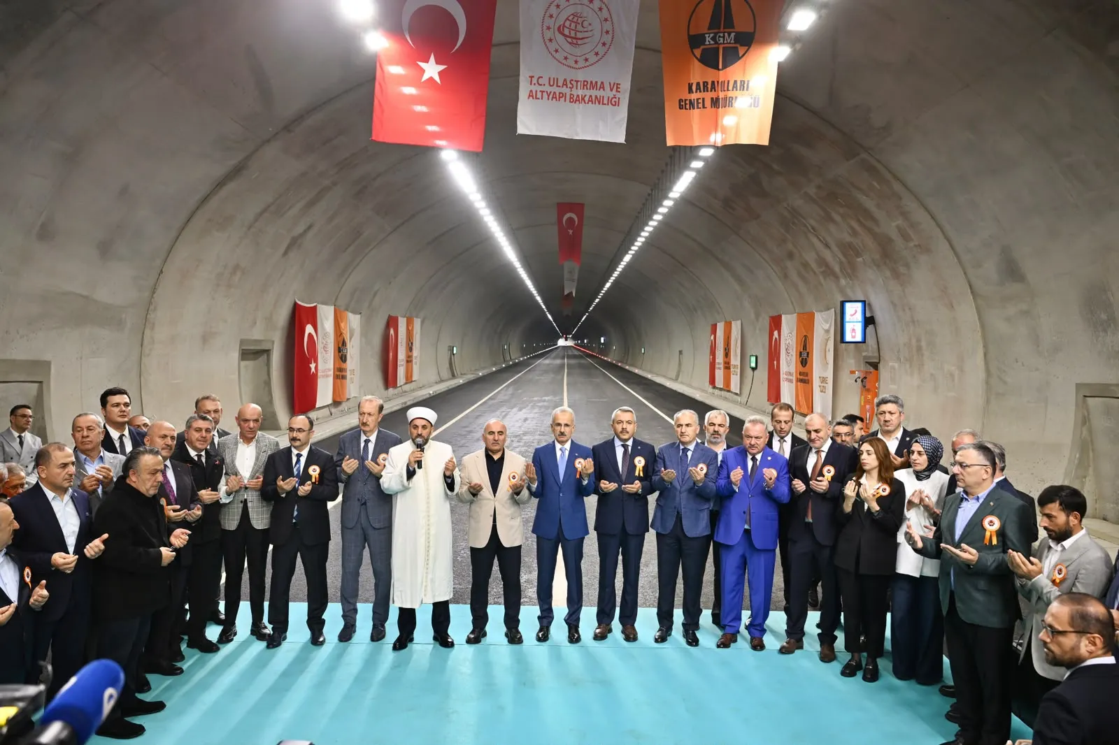 Rize’de Ayder yolunu kısaltan yeni tünel hizmete girdi
